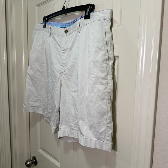 Men’s Tommy Bahama beige khaki flat front shorts size 40LG - Picture 3 of 5